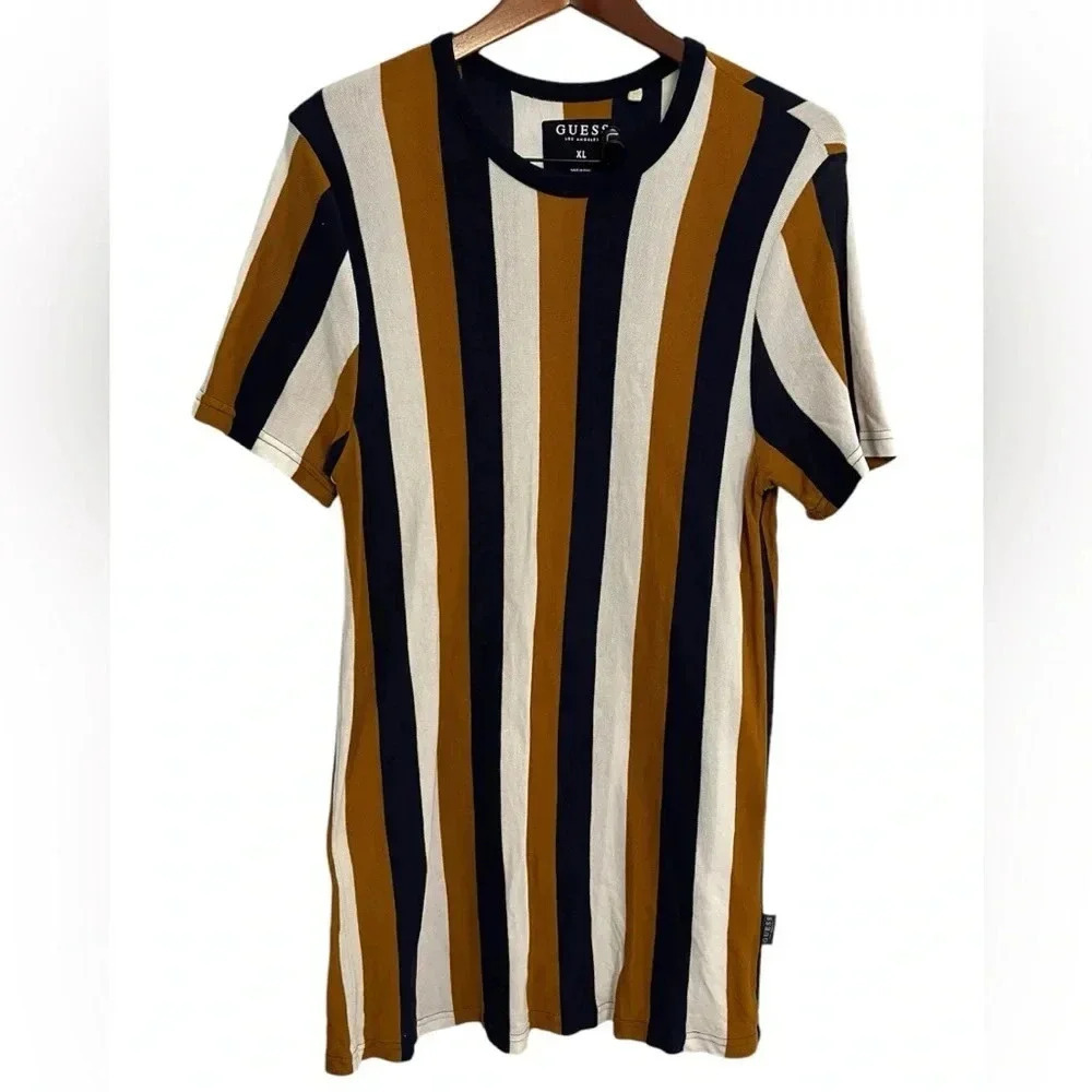 Guess men’s striped  Tee-Shirt tight knit size XL